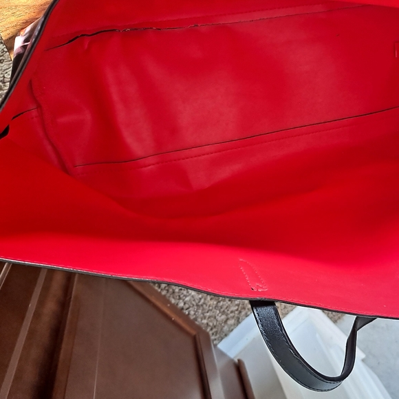 Large Floral Red and Pink With Black Background Victoria's Secret Tote - Picture 5 of 10